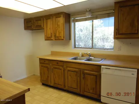 1060 Emerald Ave, Mesa, AZ 85204 photo 8