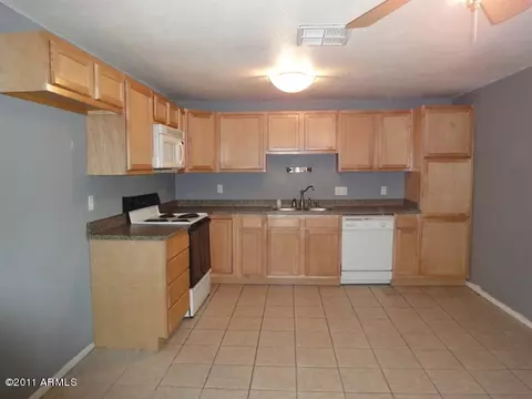 3823 E Ludlow Dr, Phoenix, AZ 85032 photo 4
