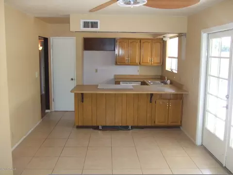 133 E Indigo St, Mesa, AZ 85201 photo 6