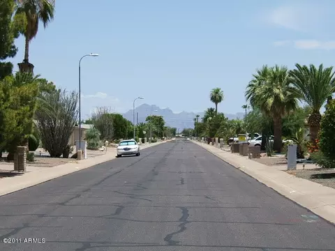 6425 Ellis St, Mesa, AZ 85205 photo 2