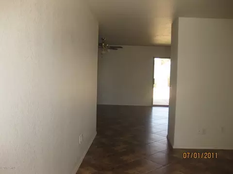 5736 E Flossmoor Cir, Mesa, AZ 85206 photo 2