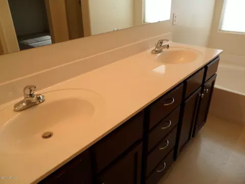 3834 E Santa Fe Ln, Gilbert, AZ 85297 photo 9