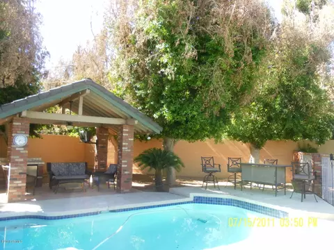 110 E Kaler Dr, Phoenix, AZ 85020 photo 1