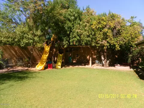 110 E Kaler Dr, Phoenix, AZ 85020 photo 8