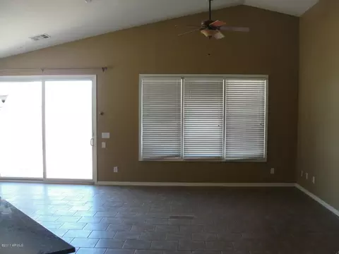 2137 E Grenadine Rd, Phoenix, AZ 85040 photo 8