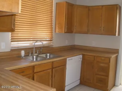 941 E Wickieup Ln, Phoenix, AZ 85024 photo 2