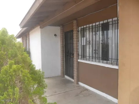 2233 E Sheraton Ln, Phoenix, AZ 85040 photo 4