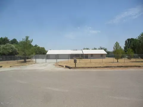 3854 E Vineyard Rd, Phoenix, AZ 85042 photo 1