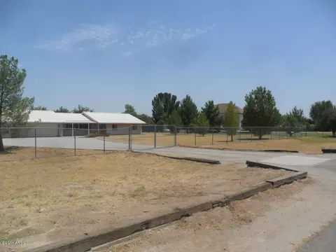 3854 E Vineyard Rd, Phoenix, AZ 85042 photo 2