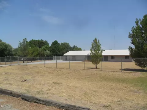 3854 E Vineyard Rd, Phoenix, AZ 85042 photo 3