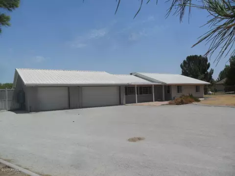 3854 E Vineyard Rd, Phoenix, AZ 85042 photo 4