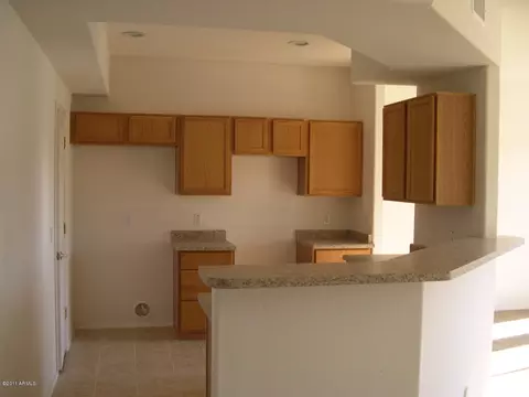 8228 S 5th Ln, Phoenix, AZ 85041 photo 2