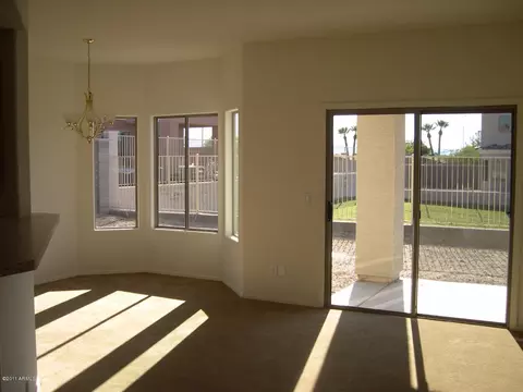 8228 S 5th Ln, Phoenix, AZ 85041 photo 5