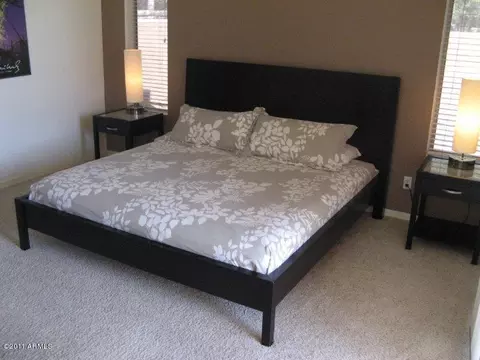 5268 E Patrick Ln, Phoenix, AZ 85054 photo 8