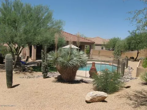 5268 E Patrick Ln, Phoenix, AZ 85054 photo 12