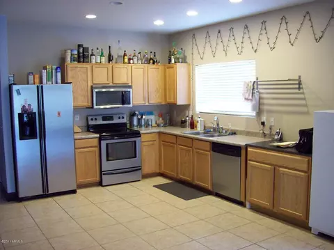 1101 E Gwen St, Phoenix, AZ 85042 photo 2