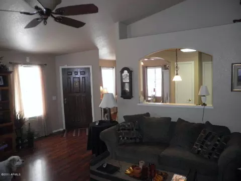 4340 E Siesta Ln, Phoenix, AZ 85050 photo 3