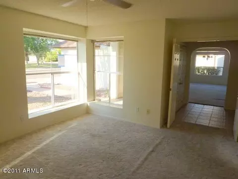 3825 E Betty Elyse Ln, Phoenix, AZ 85032 photo 9