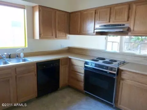 3825 E Betty Elyse Ln, Phoenix, AZ 85032 photo 6