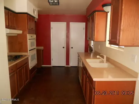2219 E Paradise Dr, Phoenix, AZ 85028 photo 2