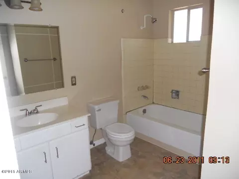 2219 E Paradise Dr, Phoenix, AZ 85028 photo 5