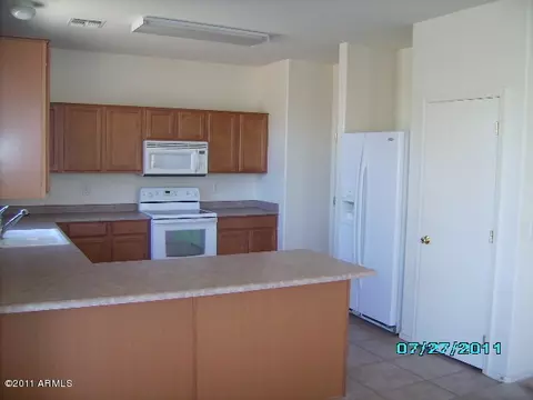 3834 W Carson Rd, Phoenix, AZ 85041 photo 3