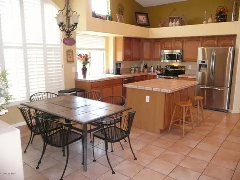 926 E Liberty Ln, Gilbert, AZ 85296 photo 3