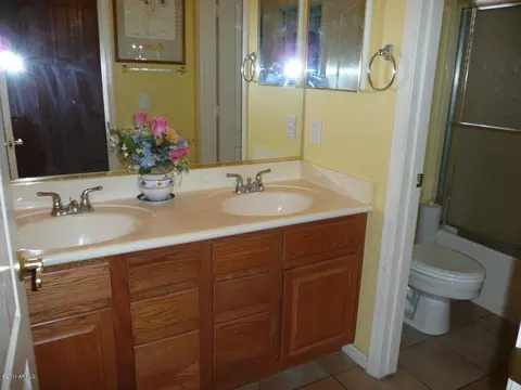 926 E Liberty Ln, Gilbert, AZ 85296 photo 13