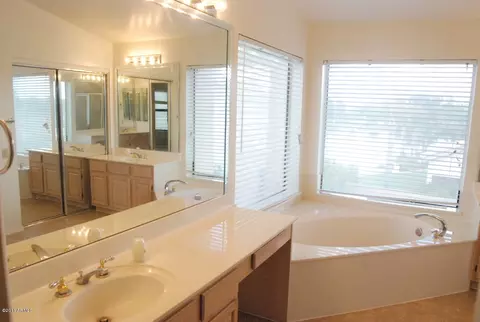 1832 E Catamaran Dr, Gilbert, AZ 85234 photo 2