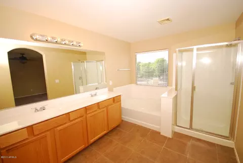 1409 E Chestnut Ln, Gilbert, AZ 85298 photo 9
