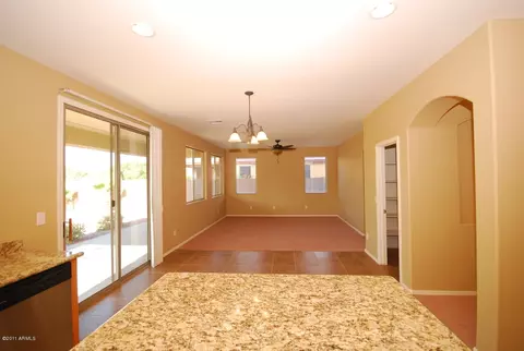 1409 E Chestnut Ln, Gilbert, AZ 85298 photo 4