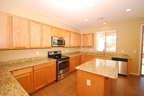 1409 E Chestnut Ln, Gilbert, AZ 85298 photo 3