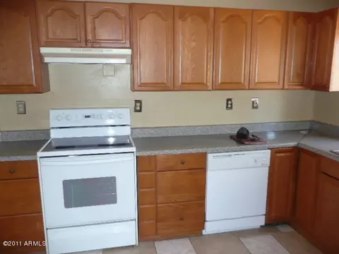 318 W Tepee St, Apache Junction, AZ 85120 photo 4