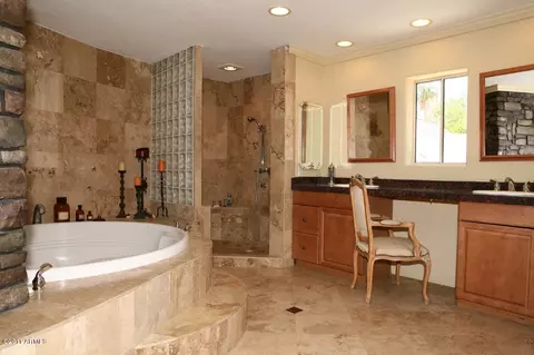 21 E Cactus Wren Dr, Phoenix, AZ 85020 photo 16