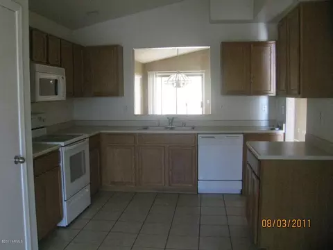 3913 E Wyatt Way, Gilbert, AZ 85297 photo 2