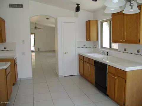 4142 E Tanglewood Dr, Phoenix, AZ 85048 photo 3