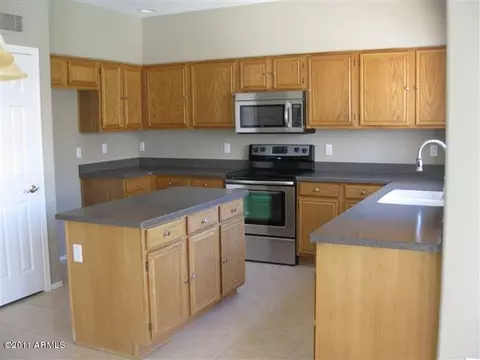 4426 E Graythorn St, Phoenix, AZ 85044 photo 3