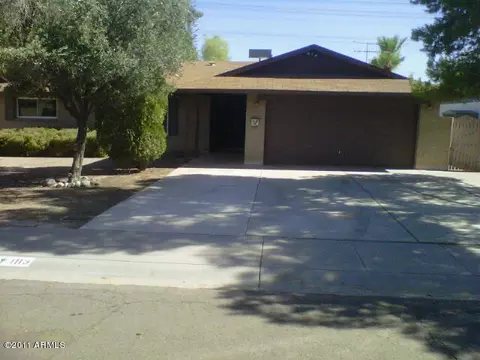 1113 E Diamond Dr, Tempe, AZ 85283 photo 1