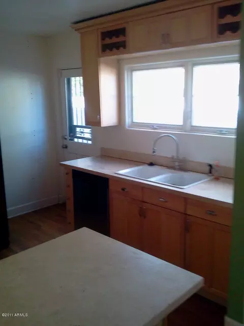 1502 E Cheery Lynn Rd, Phoenix, AZ 85014 photo 2