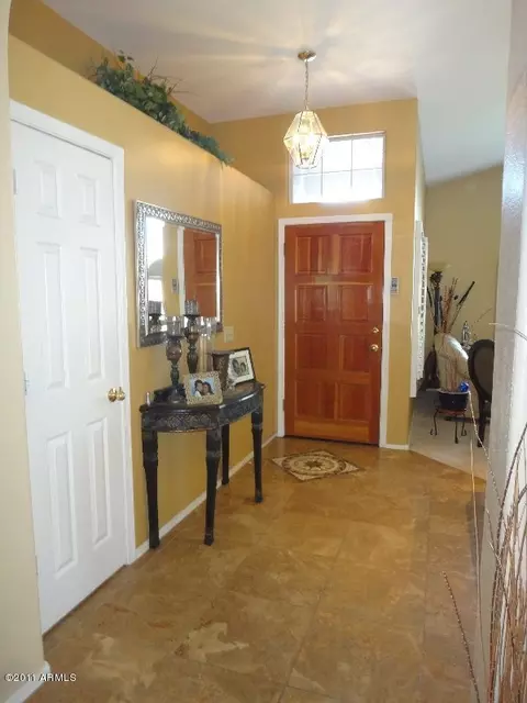 4213 E Cathedral Rock Dr, Phoenix, AZ 85044 photo 2