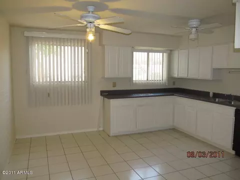 4111 E Camelback Rd #17, Phoenix, AZ 85018 photo 4