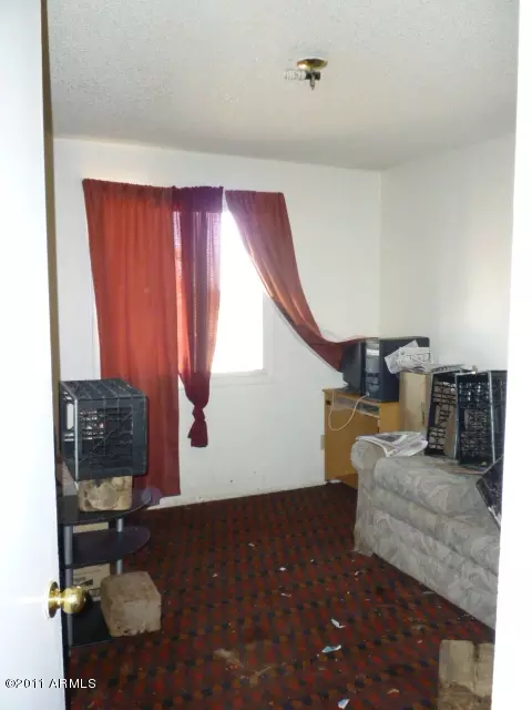 3213 N 64th Dr, Phoenix, AZ 85033 photo 13
