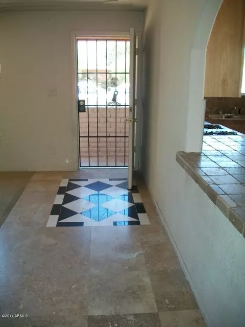 901 E Darrel Rd, Phoenix, AZ 85042 photo 2