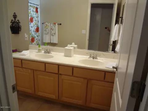428 E Brookwood Ct, Phoenix, AZ 85048 photo 16