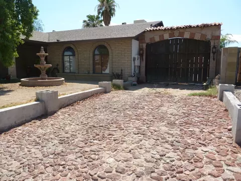 16632 N 46th Ln, Glendale, AZ 85306 photo 4