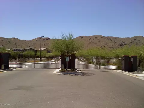 3837 E Branham Ln, Phoenix, AZ 85042 photo 2