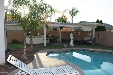 3854 E Latham Way, Gilbert, AZ 85297 photo 3