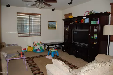 3824 E Santa Fe Ln, Gilbert, AZ 85297 photo 3