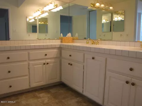 217 E Glenn Dr, Phoenix, AZ 85020 photo 8