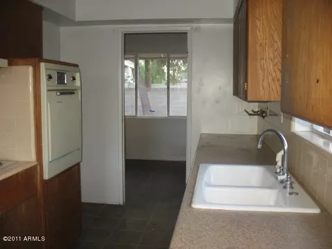5108 N 39th Dr, Phoenix, AZ 85019 photo 4